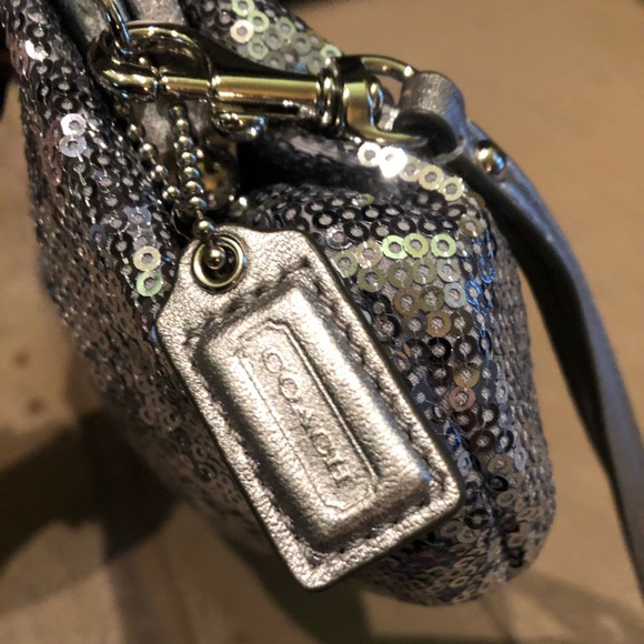 Coach NWT clutch - Picture 6 of 9